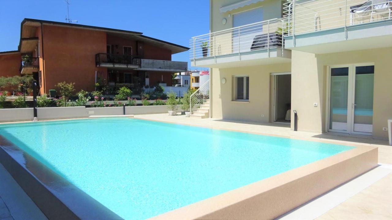 Holiday House Al Porto View Lake Peschiera del Garda Exterior photo