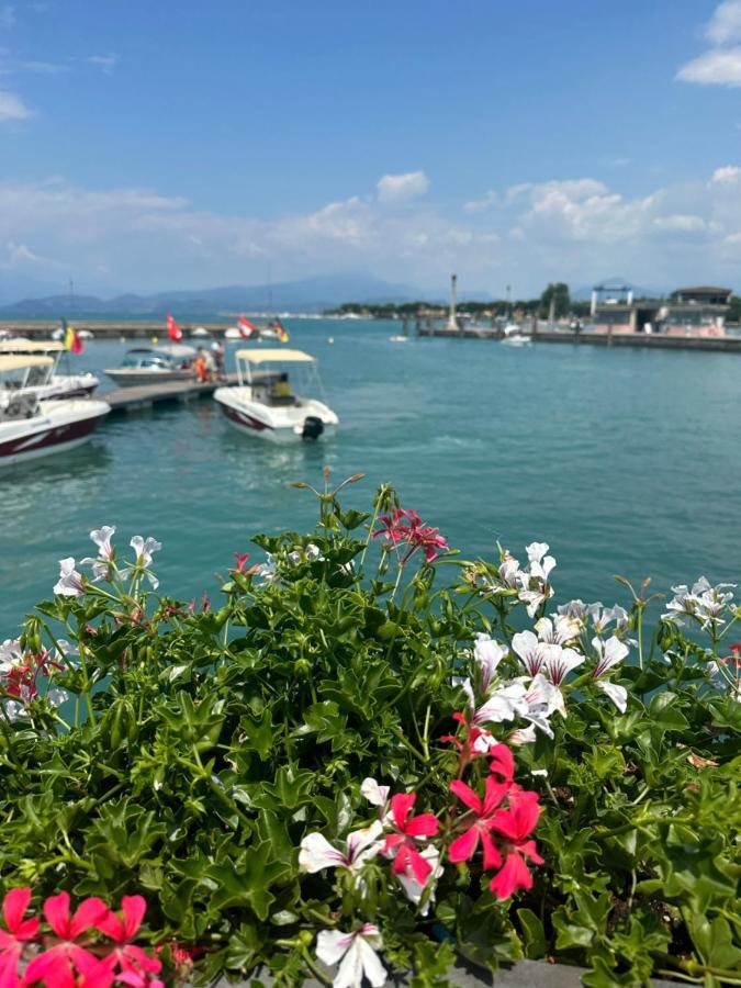 Holiday House Al Porto View Lake Peschiera del Garda Exterior photo